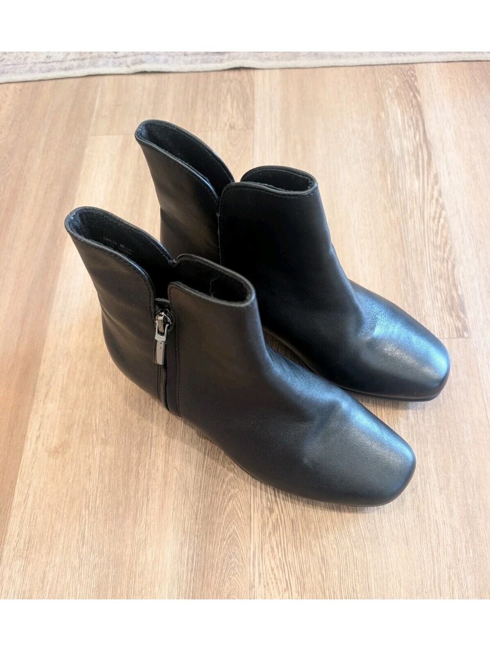 Munro Landyn Black Leather M614481 Ankle Boots Booties 7W Side Zipper 3S4